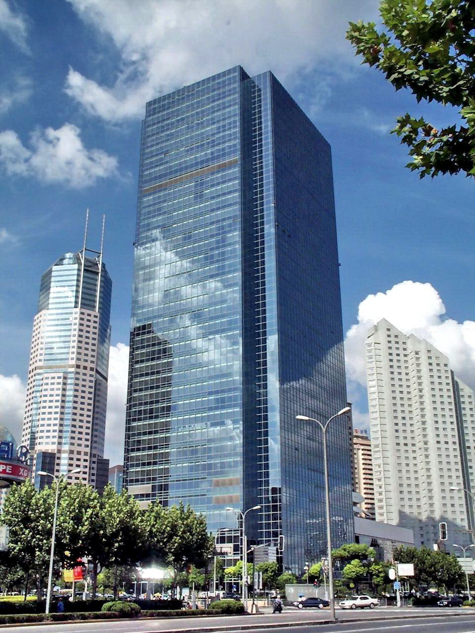 上海国际贸易中心大厦-外企贸易集中地，可享受国家发布的政策，补贴